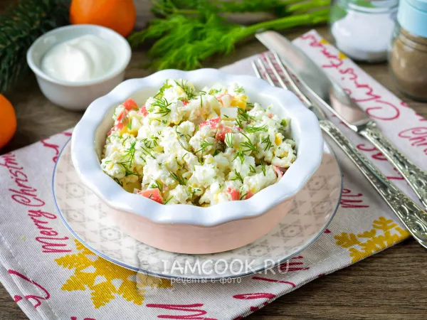 Фото блюда: Салат с творогом и крабовыми палочками