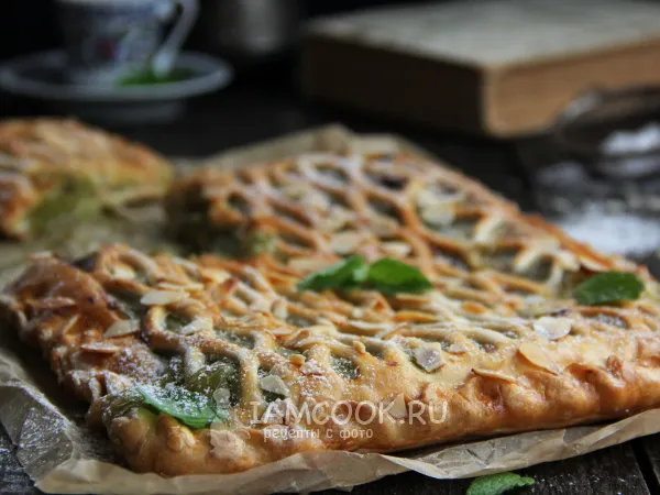 Фото блюда: Пирог с ревенем из слоеного теста