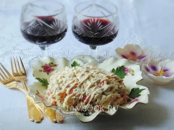 Фото блюда: Салат из отварной курицы и плавленого сыра