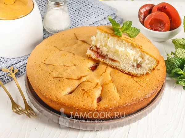 Фото блюда: Бисквитный пирог со сливами