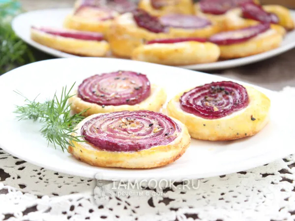 Фото блюда: Луковые кольца в слоеном тесте