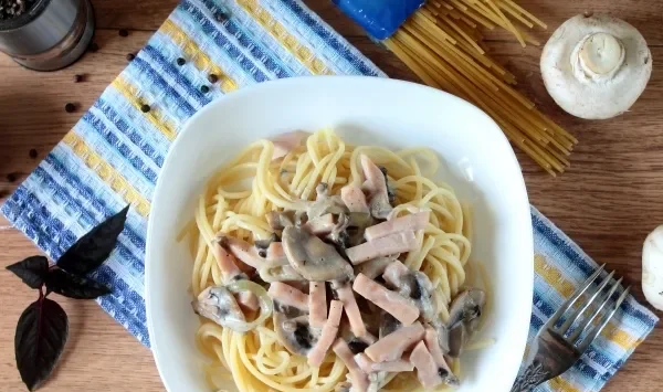 Фото блюда: Паста с ветчиной и грибами