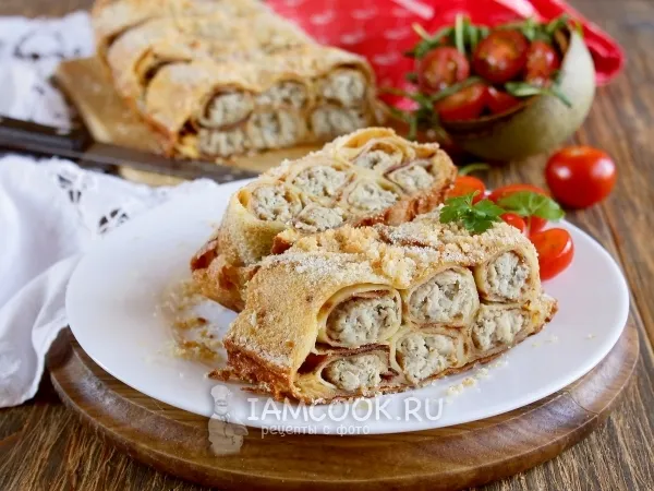 Фото блюда: Блинный пирог с курицей и грибами