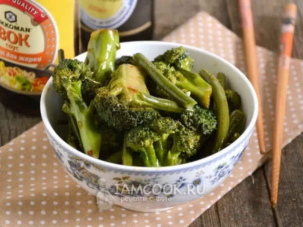 Фото блюда: Зеленые овощи в вок-соусе