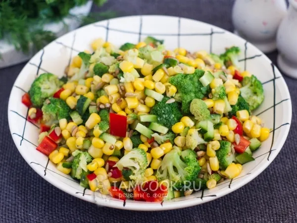 Фото блюда: Салат с брокколи и болгарским перцем