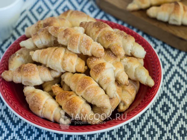 Фото блюда: Рогалики из слоеного теста с сахаром и корицей