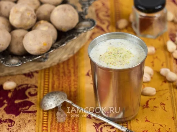 Фото блюда: Масала дудх (молоко с шафраном и фисташками)