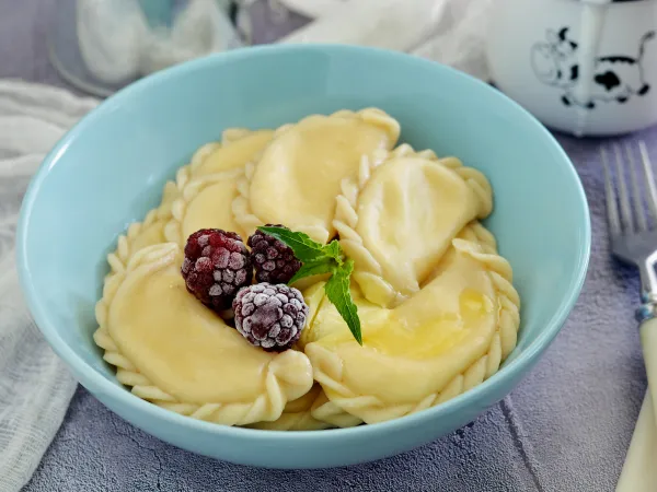 Фото блюда: Сладкие вареники с творогом