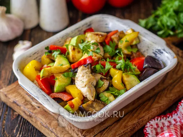 Фото блюда: Рататуй на сковороде с курицей