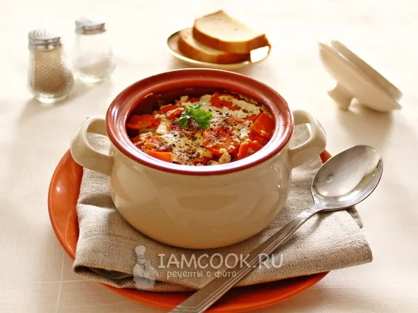 Фото блюда: Горбуша с картофелем и сметаной в горшочке (в духовке)