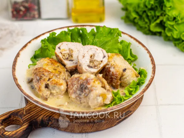 Фото блюда: Рулетики из индейки с грибами и сыром