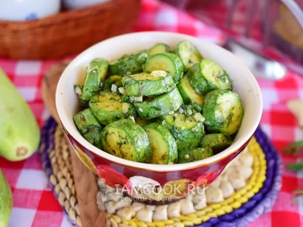 Фото блюда: Тушеные кабачки с чесноком