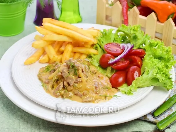 Фото блюда: Бефстроганов с солеными огурцами