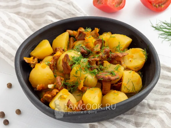 Фото блюда: Тушеная картошка с лисичками