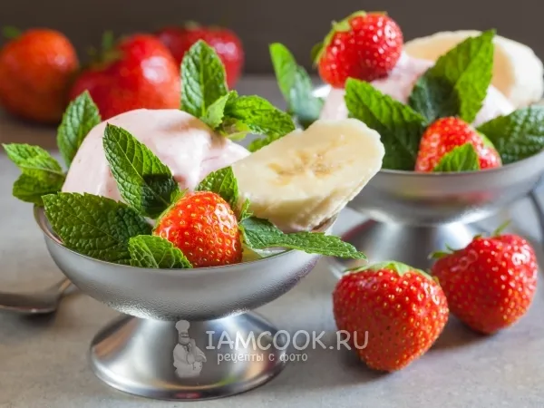 Фото блюда: Мороженое из банана и клубники