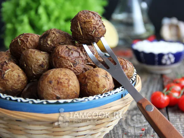 Фото блюда: Мелкий картофель, запеченный в кожуре в духовке