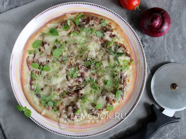 Фото блюда: Пицца «Тонно» (с тунцом и луком)