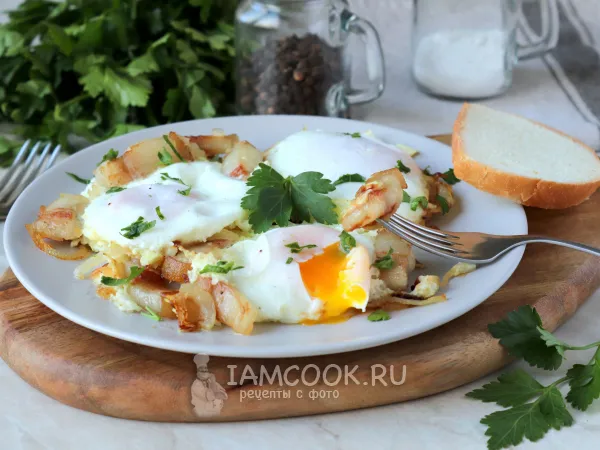 Фото блюда: Яичница с салом и луком
