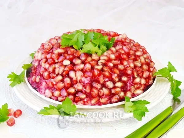Фото блюда: Салат «Гранатовый браслет» классический
