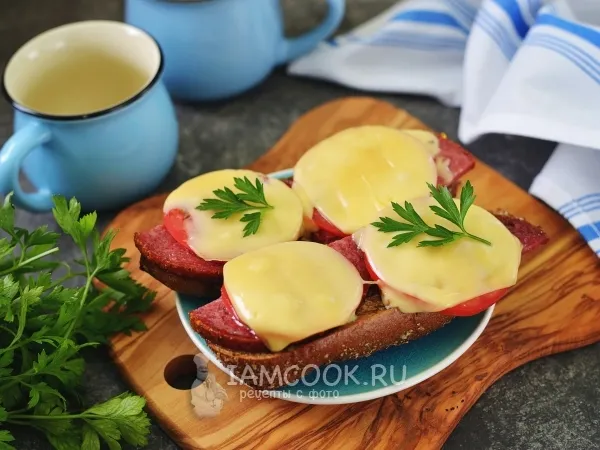 Фото блюда: Бутерброды с салями в микроволновке