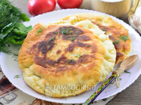 Фото блюда: Закрытая пицца на сковороде (с колбасой)