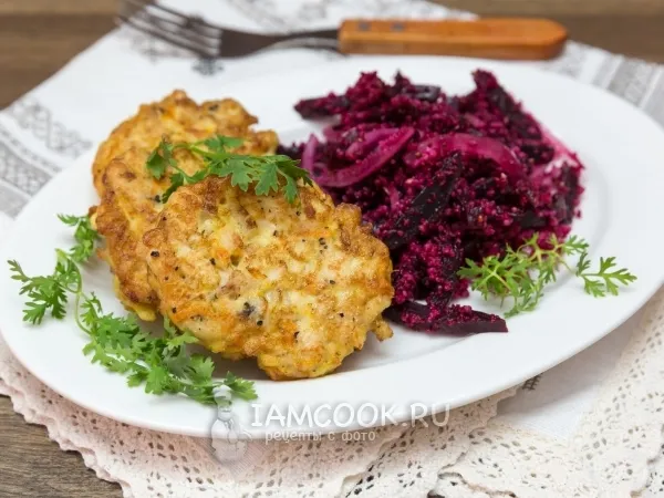 Фото блюда: Рубленые куриные оладьи с жареными овощами