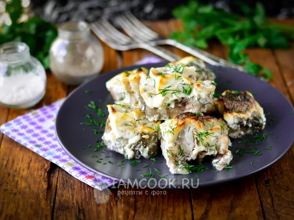 Фото блюда: Хек в духовке со сметаной