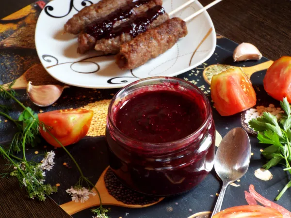 Фото блюда: Ткемали из черной смородины