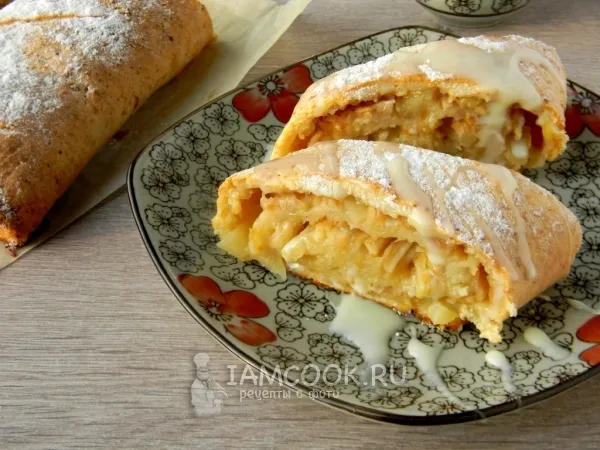 Фото блюда: Рулет из творожного теста с яблоками и ананасом