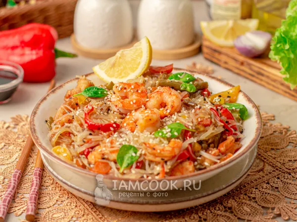 Фото блюда: Фунчоза с креветками и овощами в соевом соусе