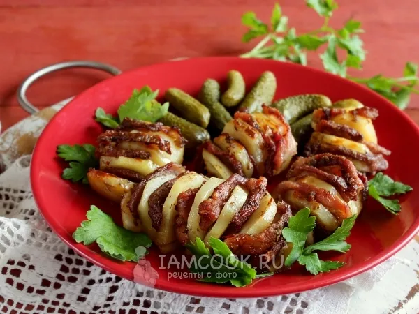 Фото блюда: Картошка-гармошка с мясом в духовке