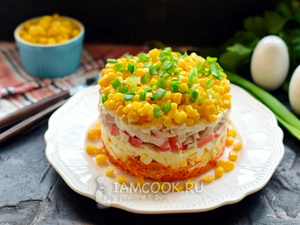 Фото блюда: Салат с корейской морковью, крабовыми палочками и кукурузой