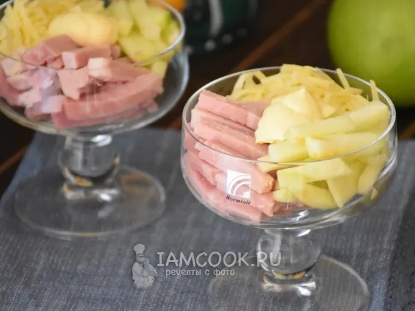 Фото блюда: Салат с ветчиной и яблоками