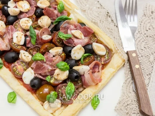 Фото блюда: Пицца на слоеном бездрожжевом тесте