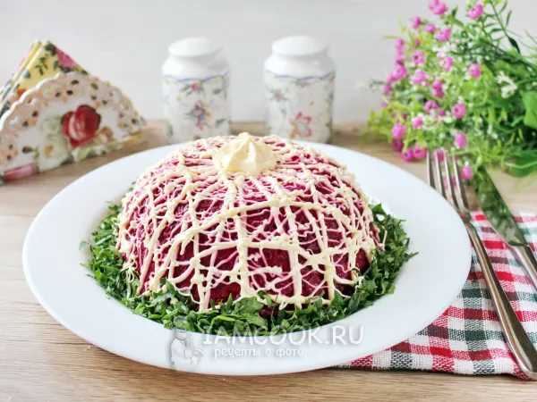 Фото блюда: Сельдь под шубой «Купол»