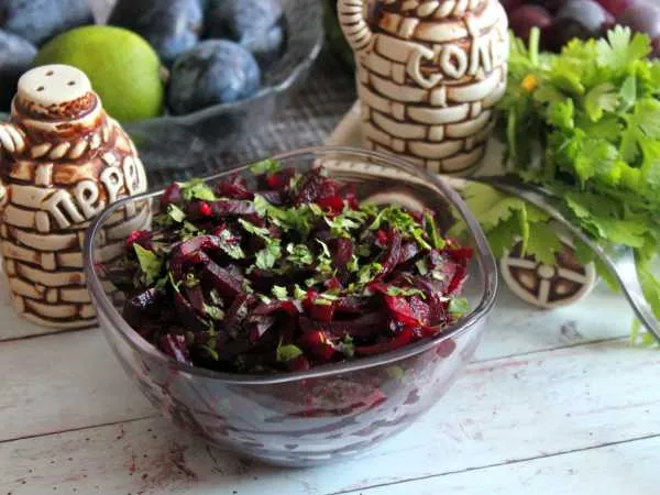 Фото блюда: Салат из свеклы по-грузински