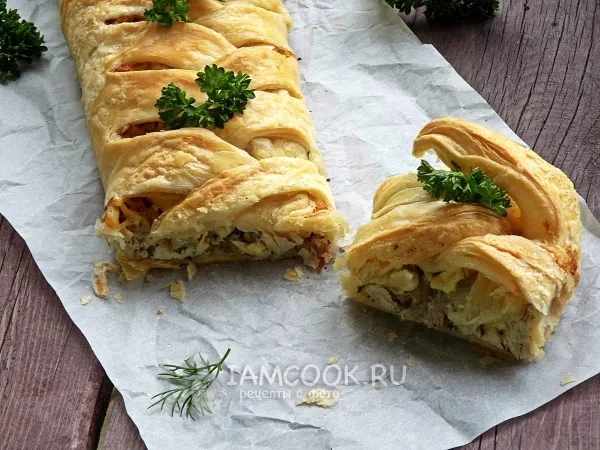 Фото блюда: Слоеный пирог с курицей и сыром