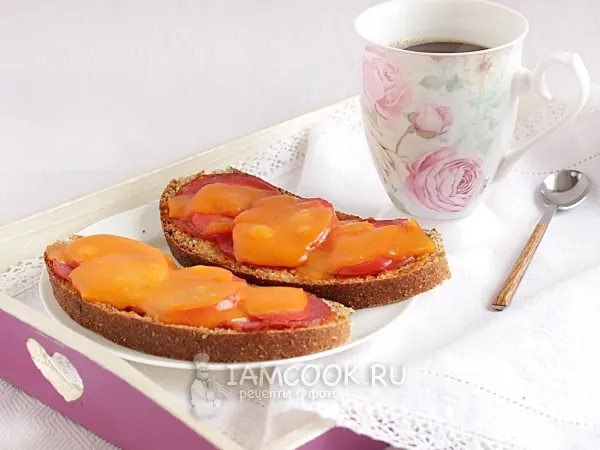 Фото блюда: Горячие бутерброды с колбасой