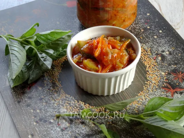 Фото блюда: Салат из кабачков с кетчупом на зиму