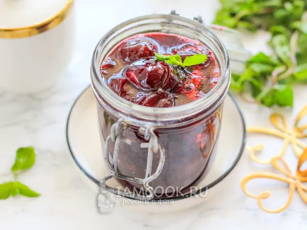 Фото блюда: Варенье-пятиминутка из алычи с косточками