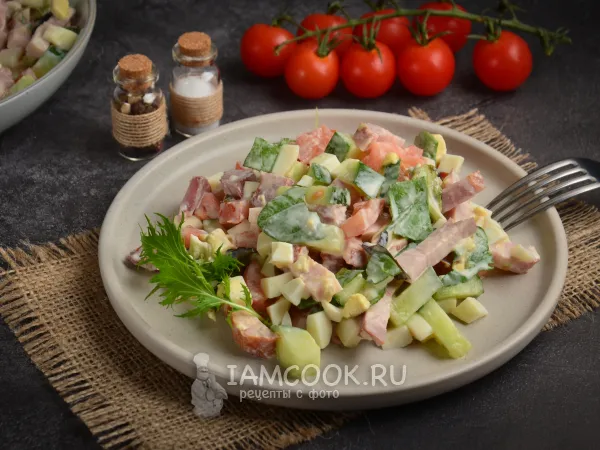 Фото блюда: Салат с копченой свиной грудинкой