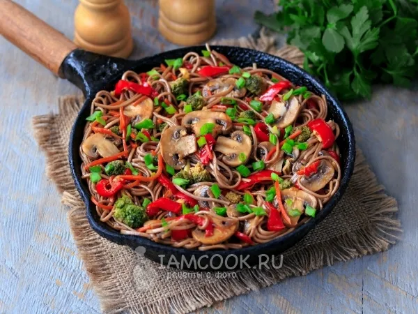 Фото блюда: Гречневая лапша с овощами