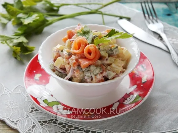 Фото блюда: Оливье с малосольной форелью