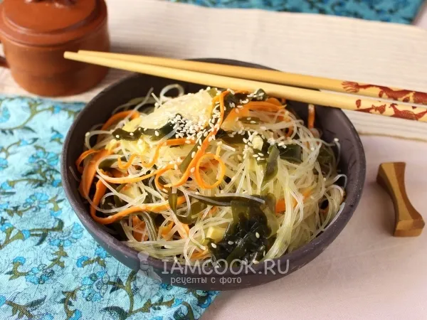 Фото блюда: Салат с фунчозой и морской капустой