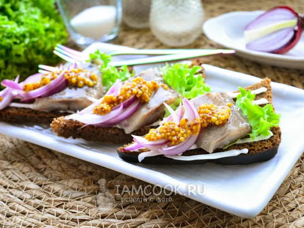 Фото блюда: Бутерброды с горчицей и селедкой