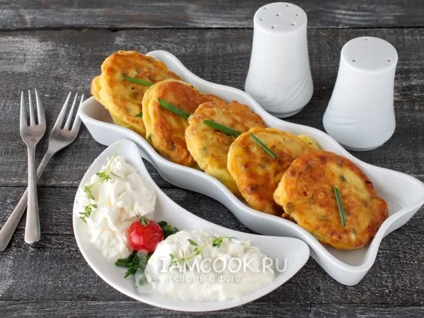 Фото блюда: Ленивые пирожки с яйцом и зелёным луком за 15 минут