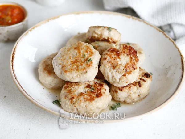 Фото блюда: Куриные котлеты с картошкой и сыром