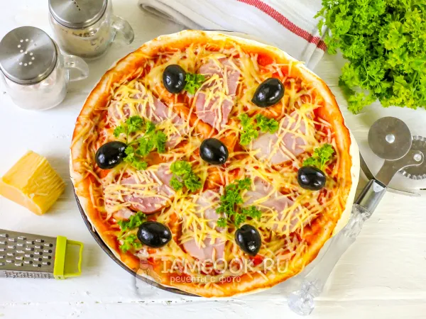 Фото блюда: Пицца с балыком и оливками на лаваше