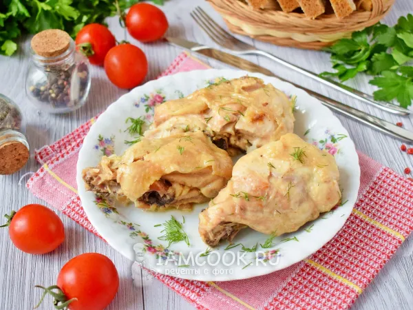 Фото блюда: Курица в луково-сметанном соусе