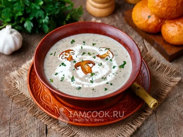 Фото блюда: Суп-пюре из шампиньонов с чесноком